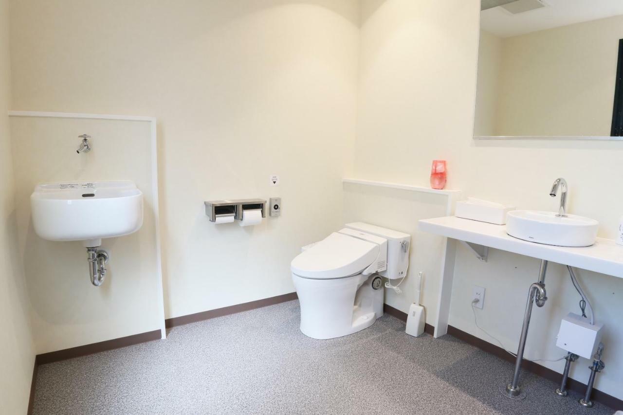 Business Capsule Hotel Lightning Hotel Asakusa Tokyo Exterior photo